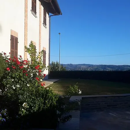 Apartment Rose Garden